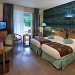 Hotel Logis Burnel Et La Cle Des Champs 3*