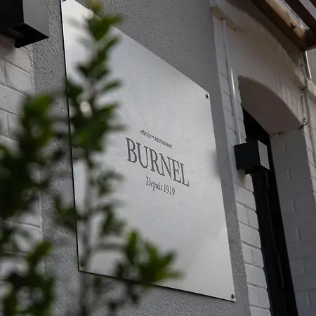 Logis Burnel Et La Cle Des Champs Hotel 3*