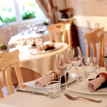 מלון Logis Burnel Et La Cle Des Champs Rouvres-en-Xaintois