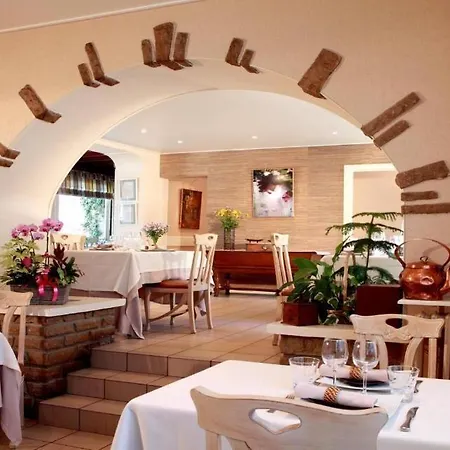 מלון Logis Burnel Et La Cle Des Champs Rouvres-en-Xaintois