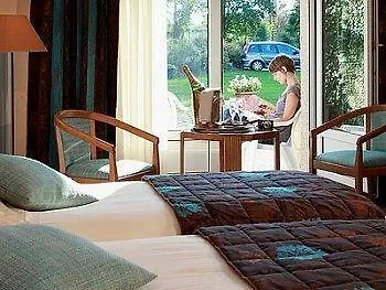 Logis Burnel Et La Cle Des Champs Otel 3*