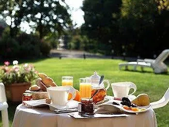 Logis Burnel Et La Cle Des Champs מלון