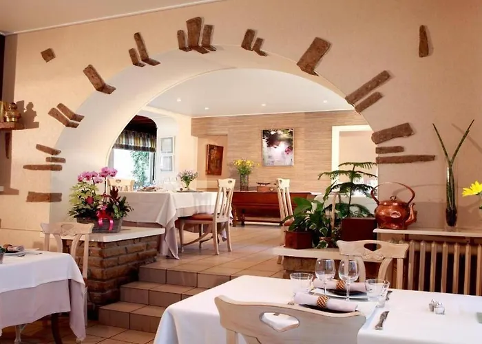 Hotel Logis Burnel Et La Cle Des Champs Rouvres-en-Xaintois