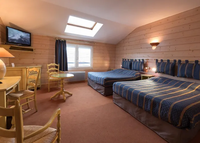 Logis Burnel Et La Cle Des Champs Hotel