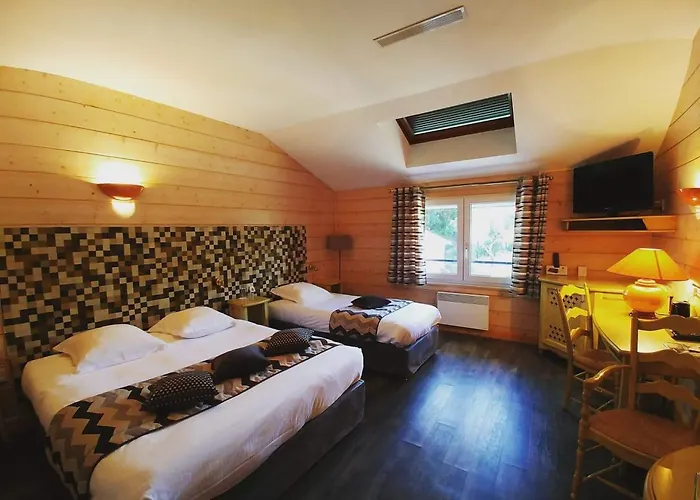 Hotel Logis Burnel Et La Cle Des Champs