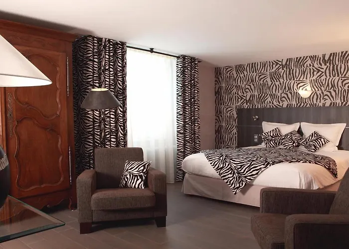 Logis Burnel Et La Cle Des Champs Hotel